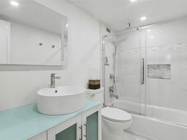 211 S Ocean Dr, Unit 205, Hollywood, FL 33019