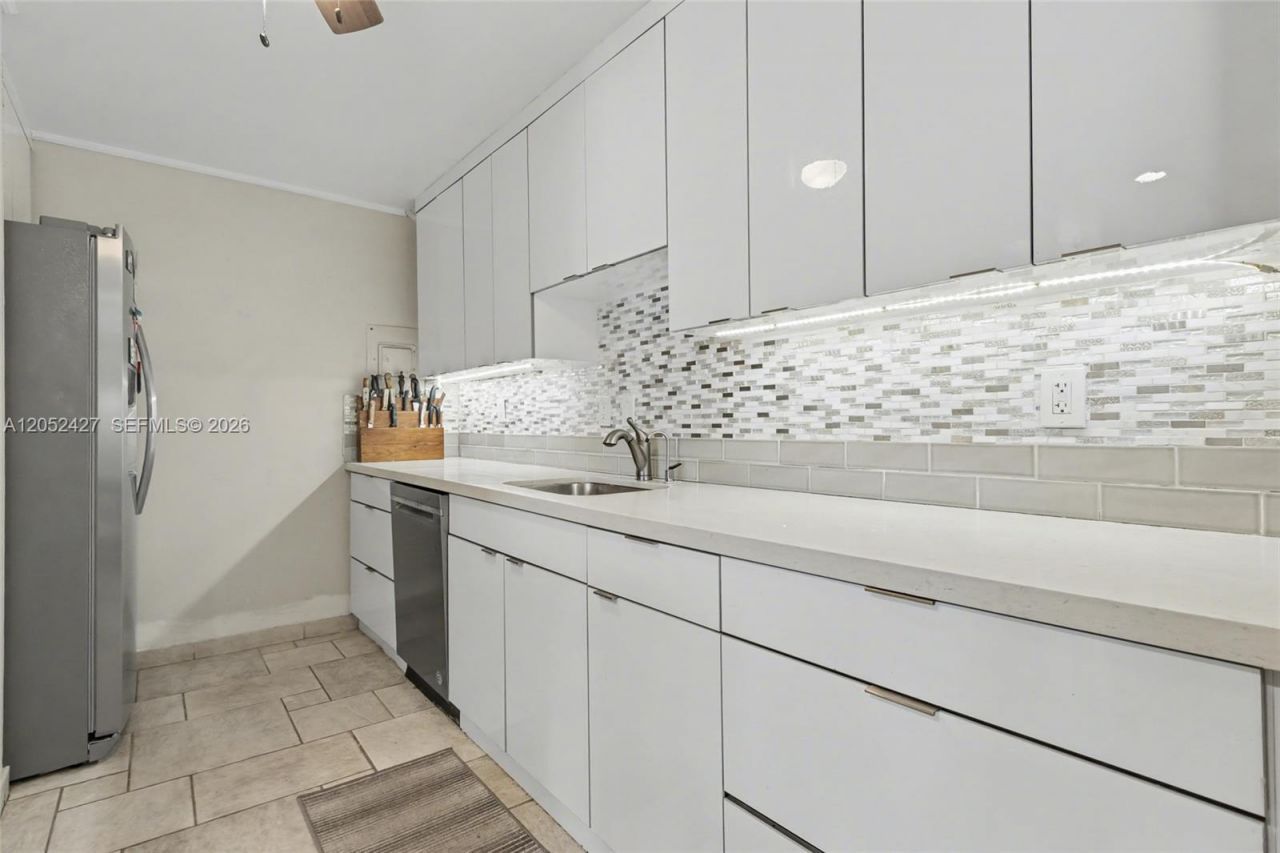 211 S Ocean Dr, Unit 205, Hollywood, FL 33019 Photo