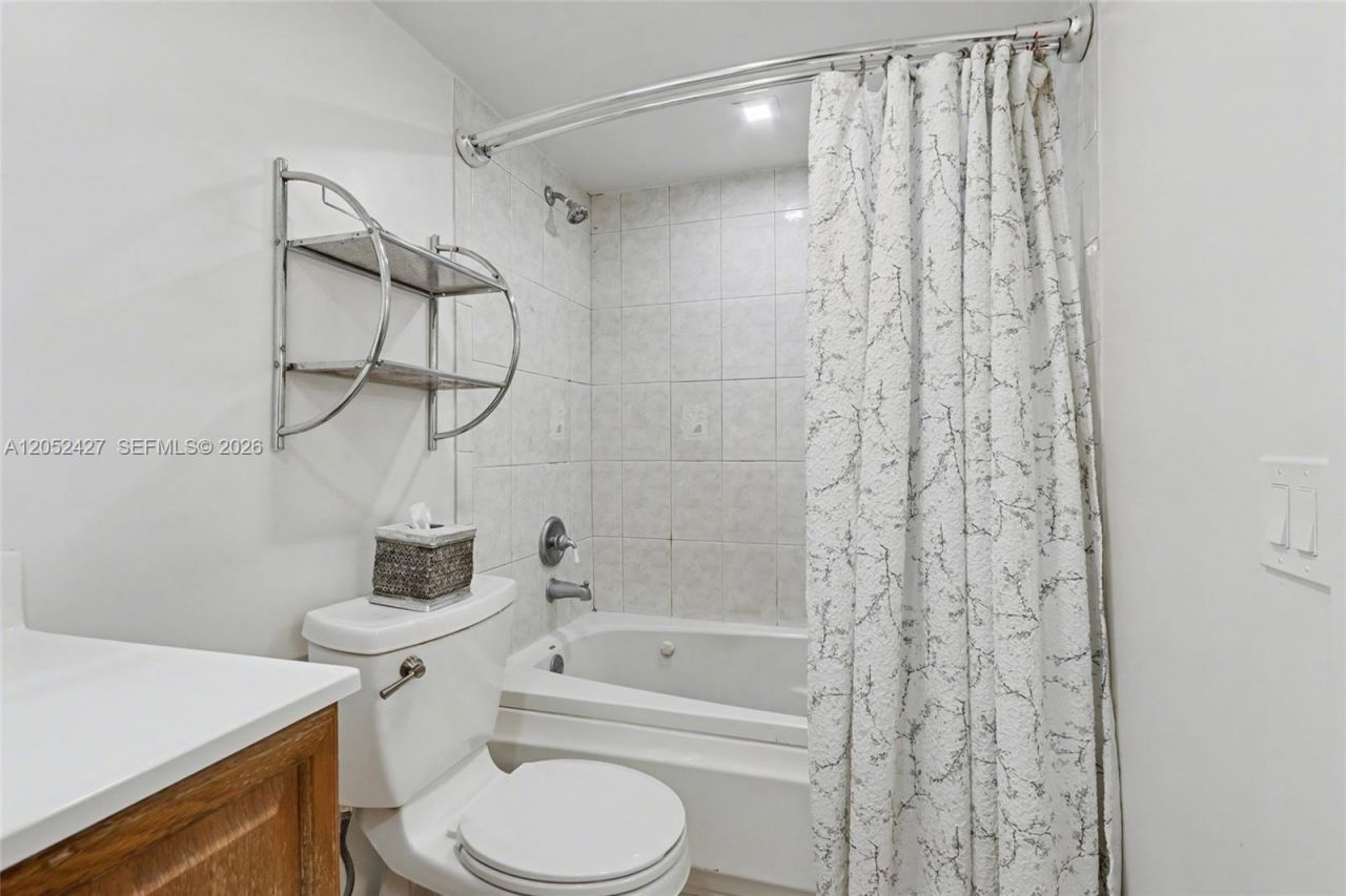 211 S Ocean Dr, Unit 205, Hollywood, FL 33019 Photo