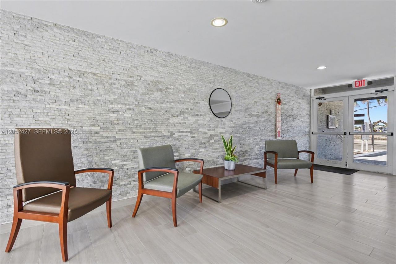 211 S Ocean Dr, Unit 205, Hollywood, FL 33019 Photo