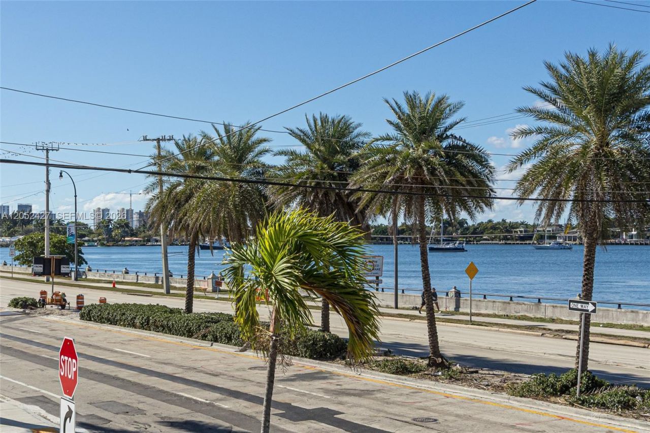 211 S Ocean Dr , Unit 205, Hollywood, FL 33019 Photo