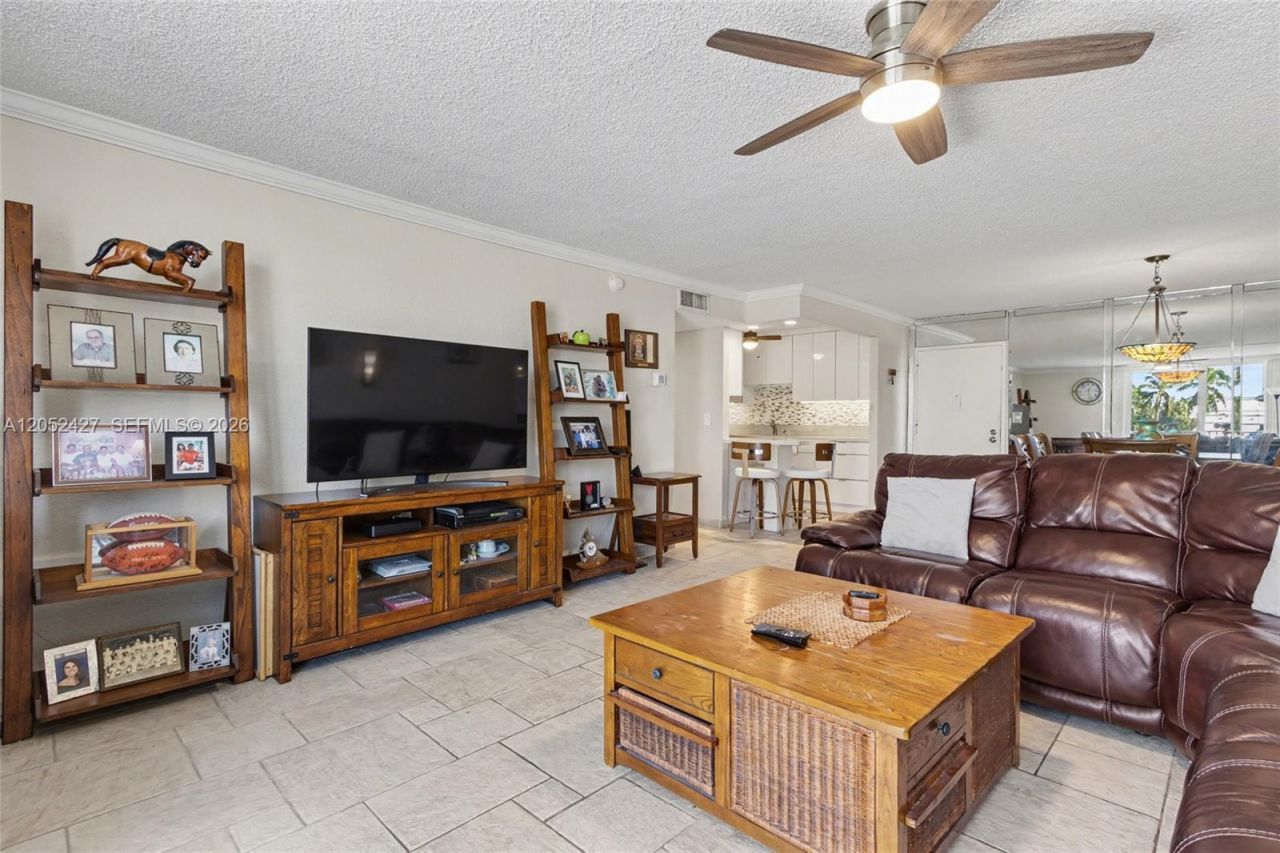 211 S Ocean Dr , Unit 205, Hollywood, FL 33019 Photo