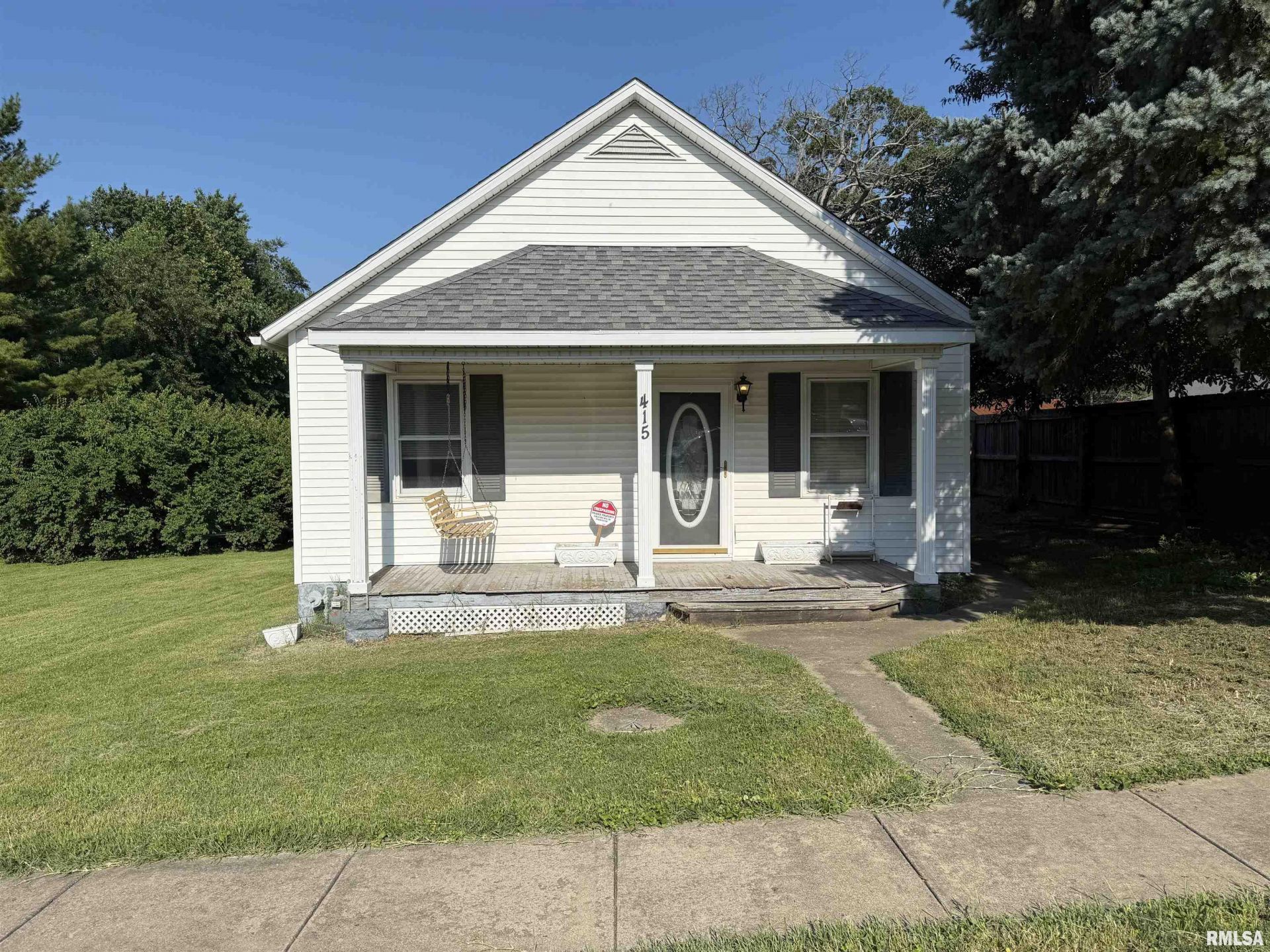 415 N Cleveland Avenue, Thayer, IL 62689 Main Photo
