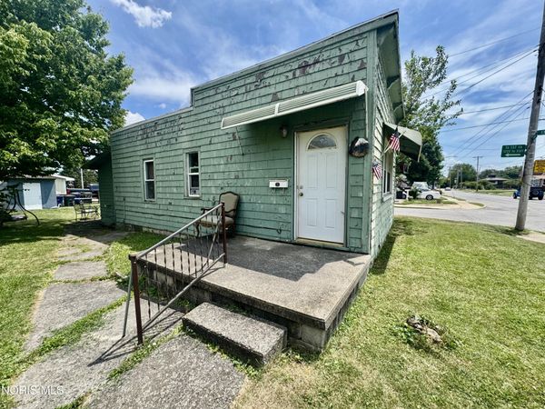 5702 Edgewater Drive , Toledo, OH 43611