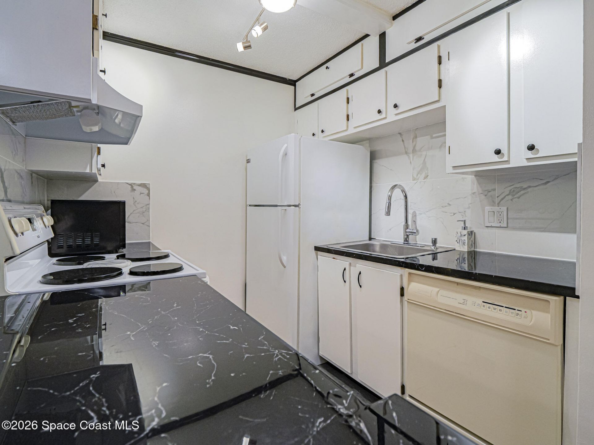 1198 Breezy Way , Unit 7a, Sebastian, FL 32958 Photo