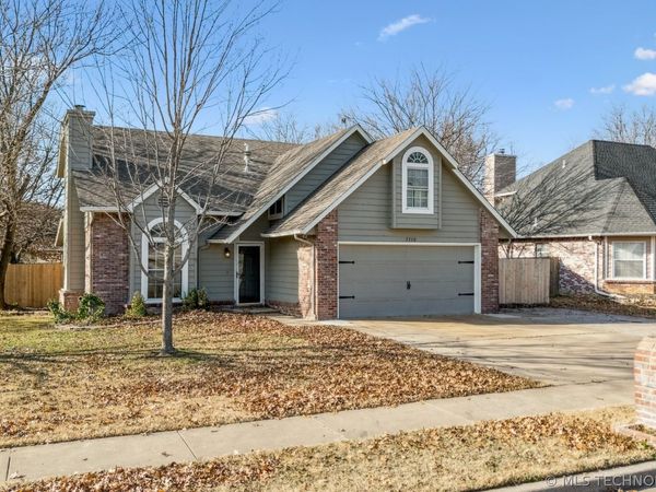 7710 132nd East Avenue , Owasso, OK 74055