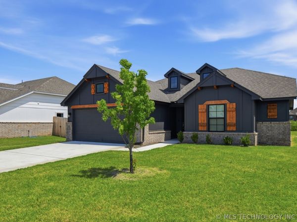 9537 E 131st Place S, Bixby, OK 74008