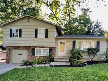 352 Owosso Avenue, Fairlawn, OH 44333