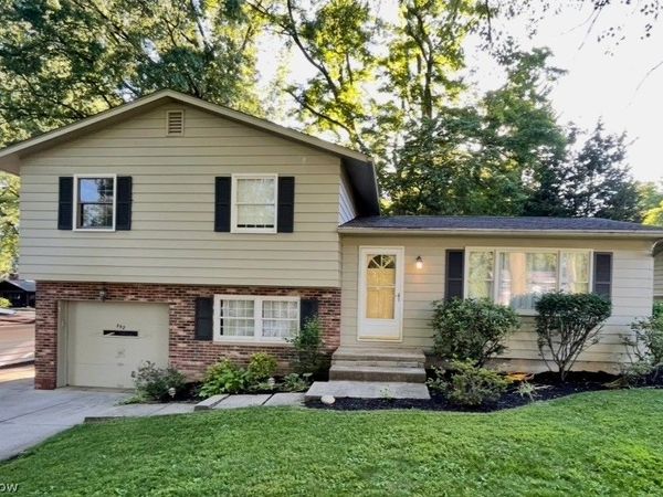 352 Owosso Avenue , Fairlawn, OH 44333