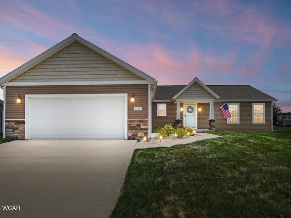 1706 Applejack Drive, Wapakoneta, OH 45895