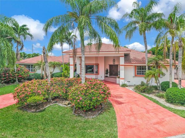 13562 SW 109th Pl , Miami, FL 33176