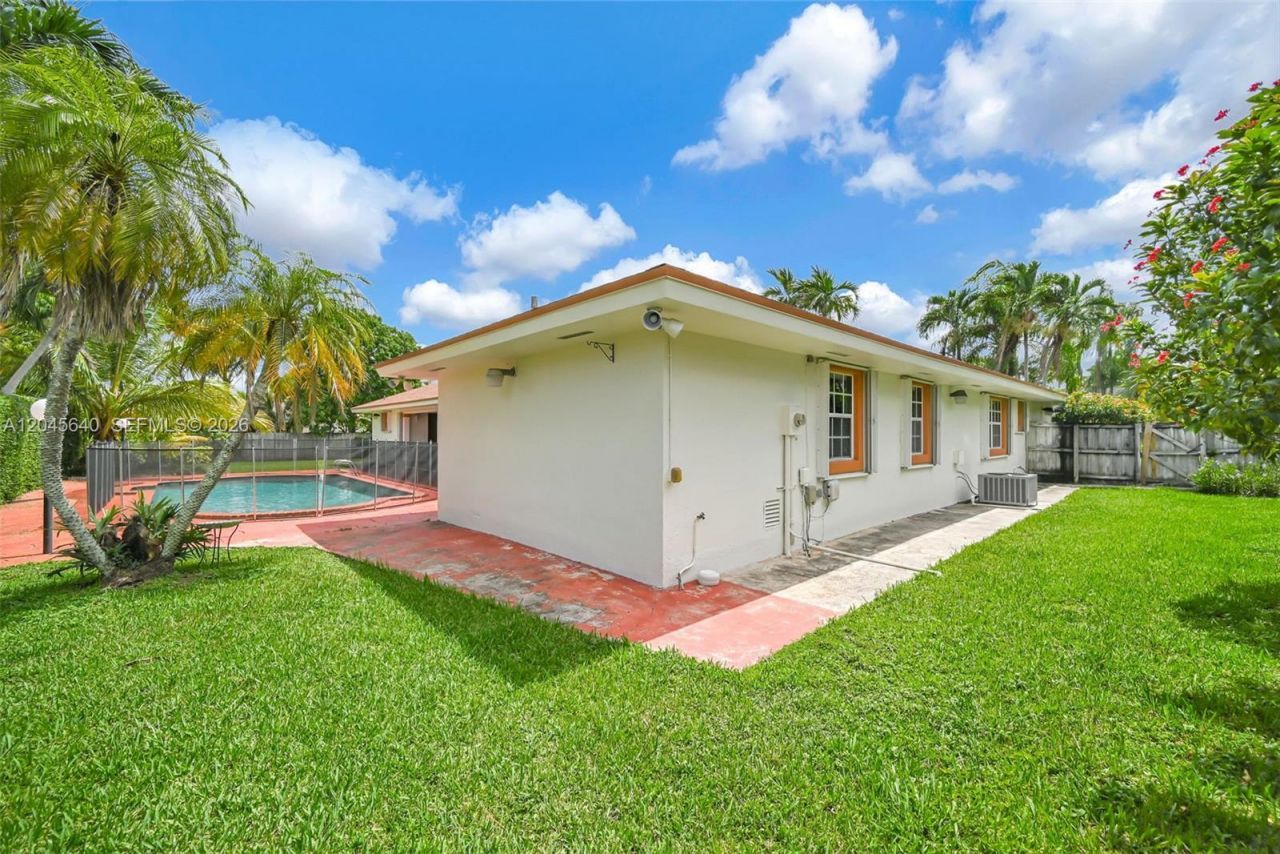 13562 SW 109th Pl , Miami, FL 33176 Photo