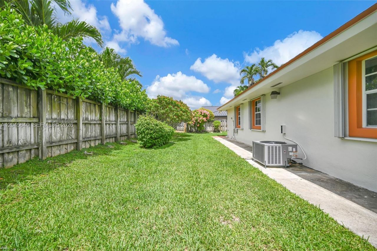 13562 SW 109th Pl , Miami, FL 33176 Photo