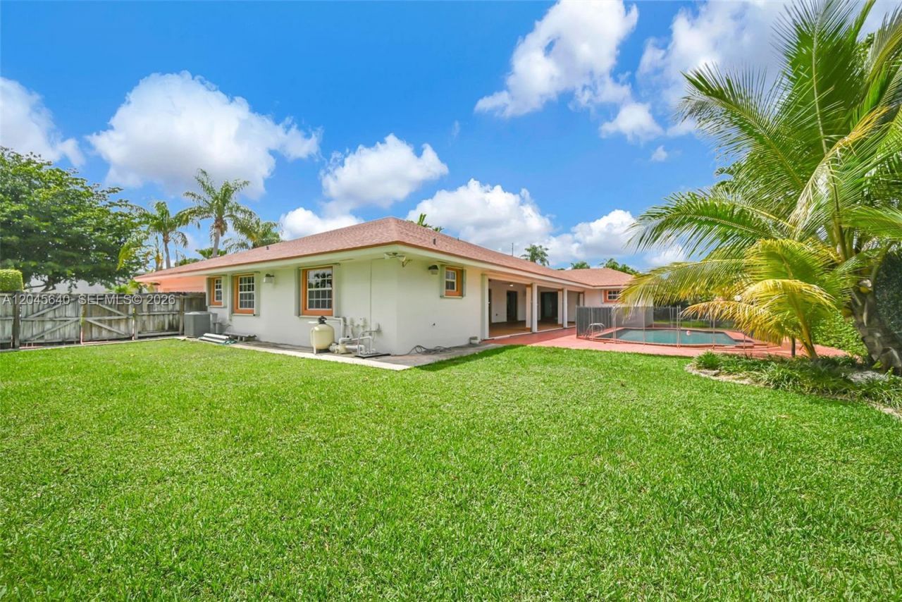 13562 SW 109th Pl , Miami, FL 33176 Photo