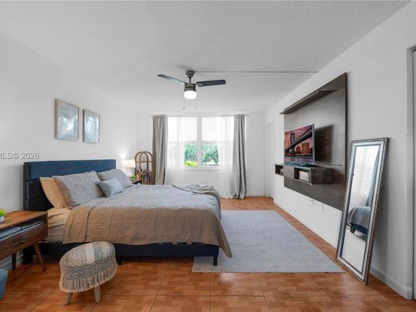 1101 NE 191st St , Unit H314, Miami, FL 33179