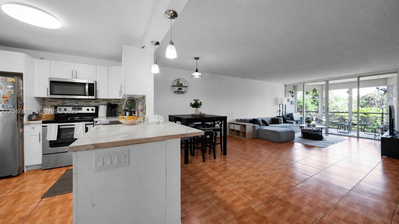 1101 NE 191st St , Unit H314, Miami, FL 33179 Photo