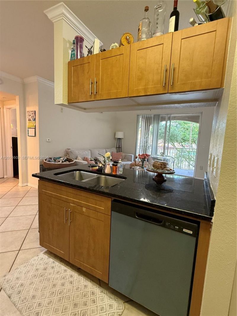6466 Emerald Dunes Dr , Unit 206, West Palm Beach, FL 33411 Photo