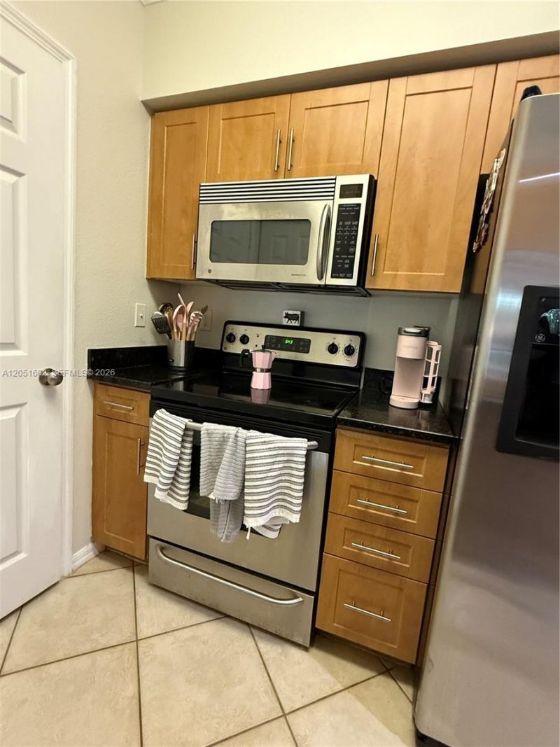 6466 Emerald Dunes Dr , Unit 206, West Palm Beach, FL 33411 Photo