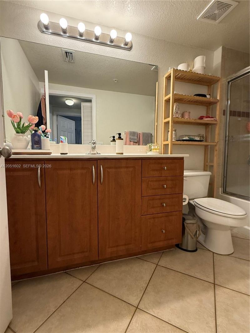 6466 Emerald Dunes Dr , Unit 206, West Palm Beach, FL 33411 Photo