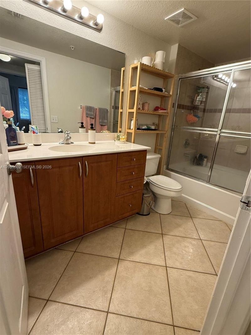 6466 Emerald Dunes Dr , Unit 206, West Palm Beach, FL 33411 Photo