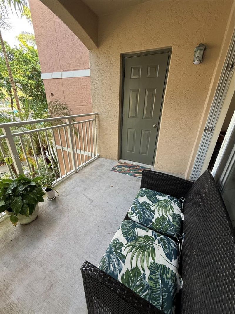6466 Emerald Dunes Dr , Unit 206, West Palm Beach, FL 33411 Photo