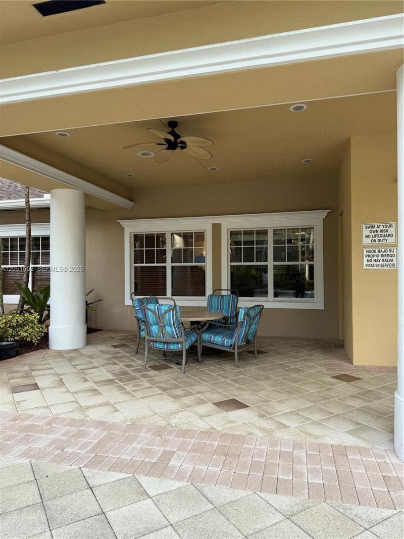 6466 Emerald Dunes Dr , Unit 206, West Palm Beach, FL 33411 Photo