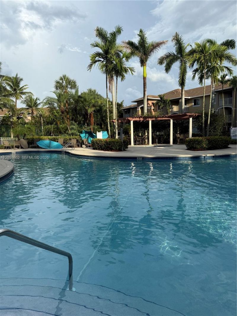 6466 Emerald Dunes Dr , Unit 206, West Palm Beach, FL 33411 Photo