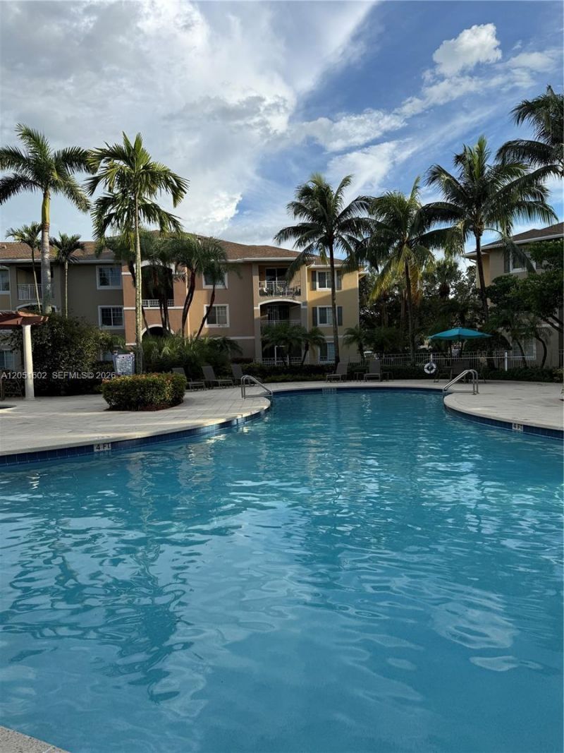 6466 Emerald Dunes Dr , Unit 206, West Palm Beach, FL 33411 Photo