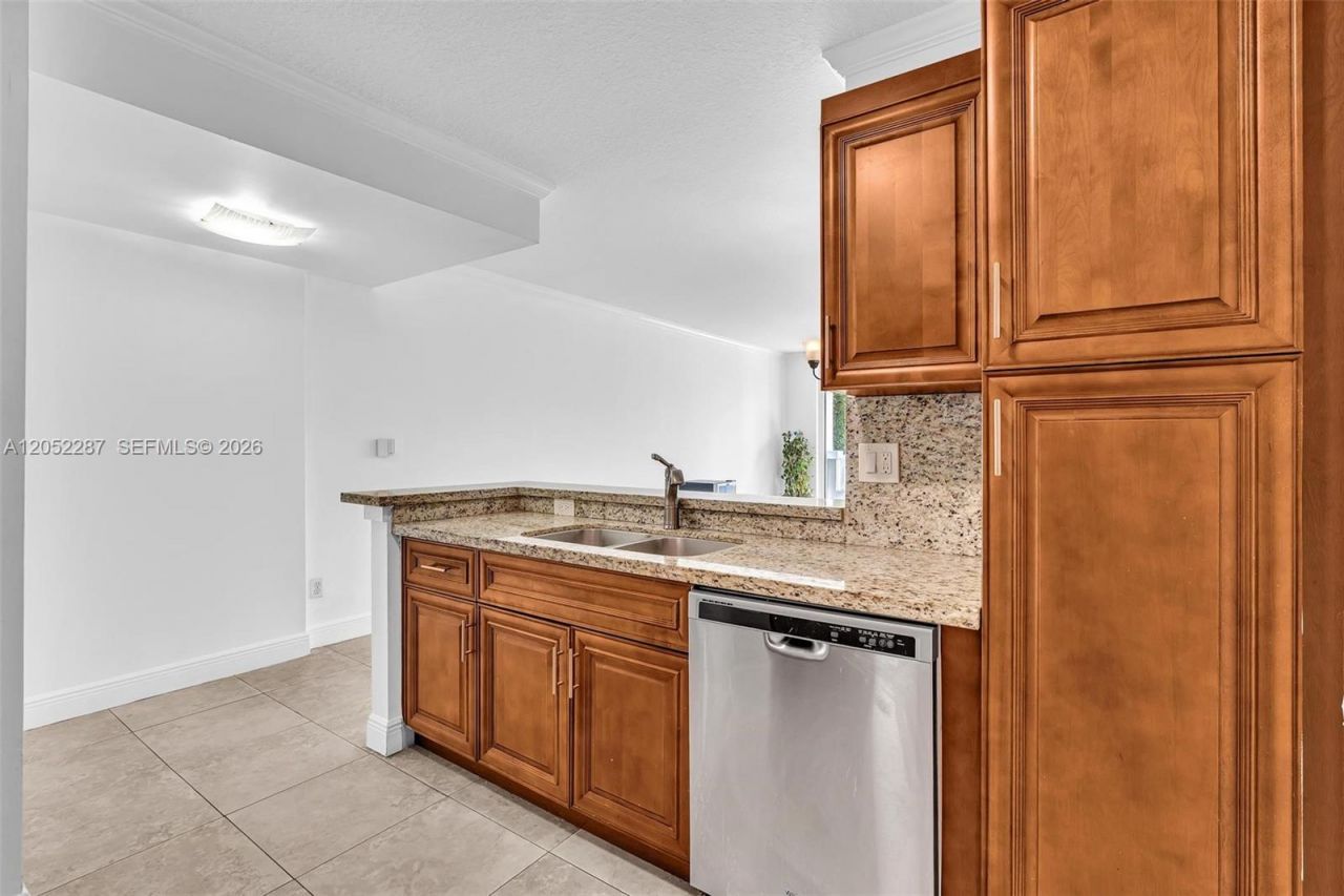 2665 SW 37th Ave, Unit 313, Miami, FL 33133 Photo