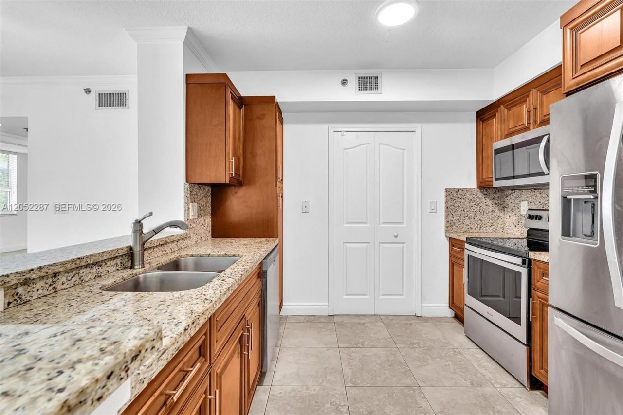 2665 SW 37th Ave, Unit 313, Miami, FL 33133 Photo