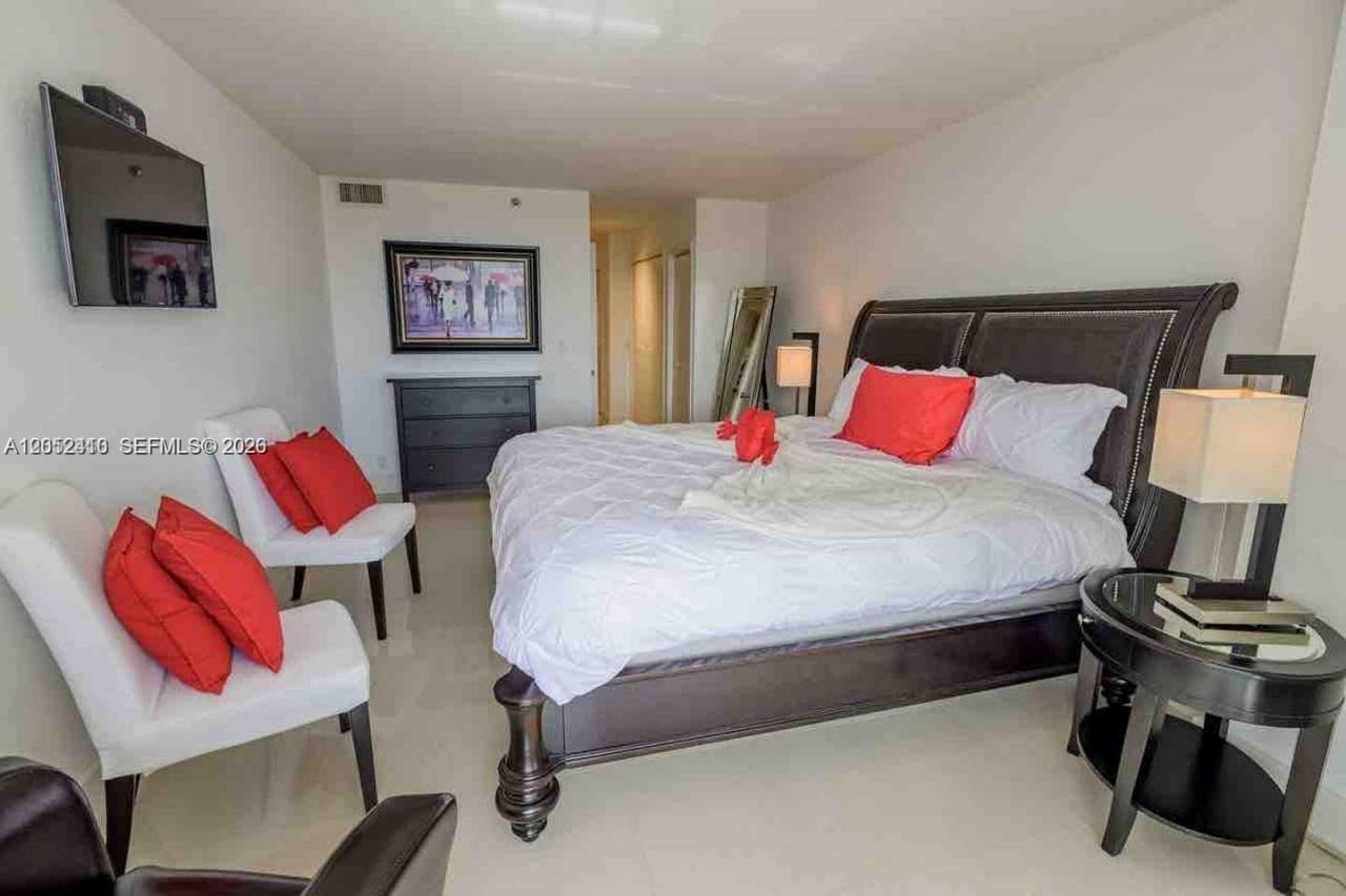 1717 N Bayshore Dr , Unit A-3642, Miami, FL 33132 Photo
