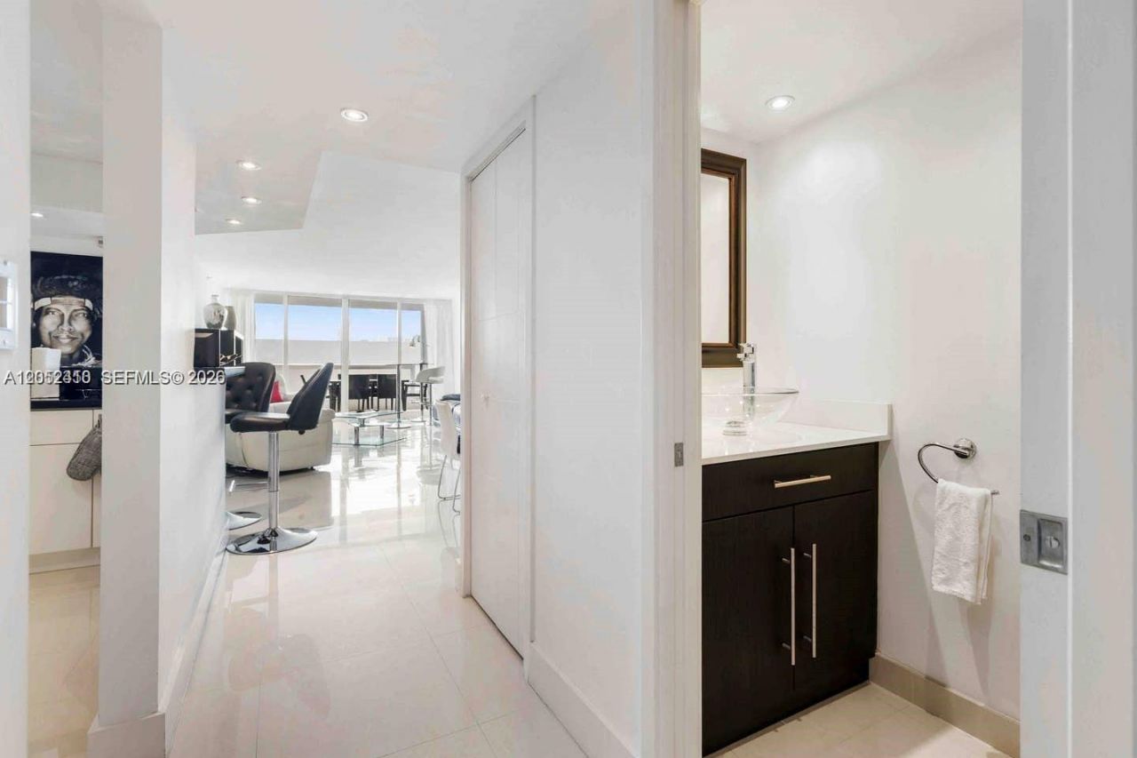 1717 N Bayshore Dr , Unit A-3642, Miami, FL 33132 Photo