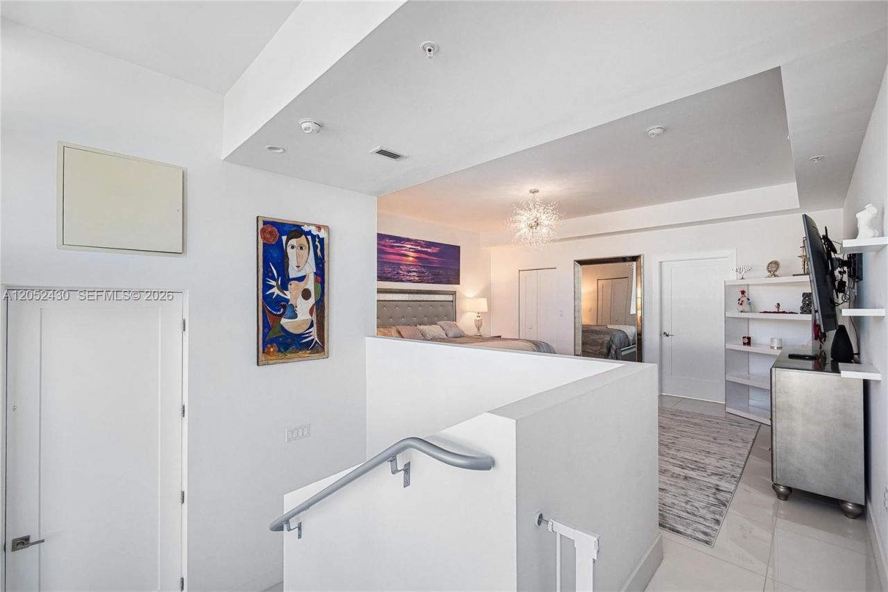 31 N Shore Dr , Unit 31, Miami Beach, FL 33141 Photo