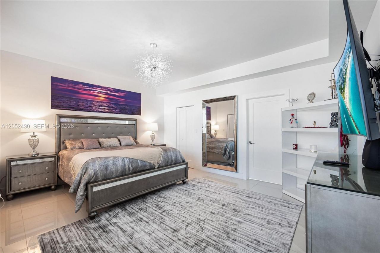 31 N Shore Dr , Unit 31, Miami Beach, FL 33141 Photo