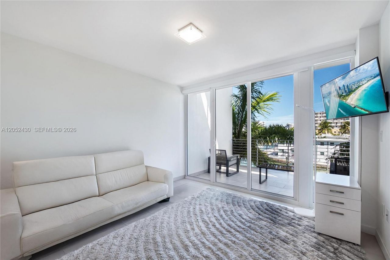 31 N Shore Dr , Unit 31, Miami Beach, FL 33141 Photo