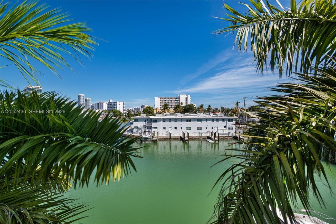 31 N Shore Dr , Unit 31, Miami Beach, FL 33141 Photo