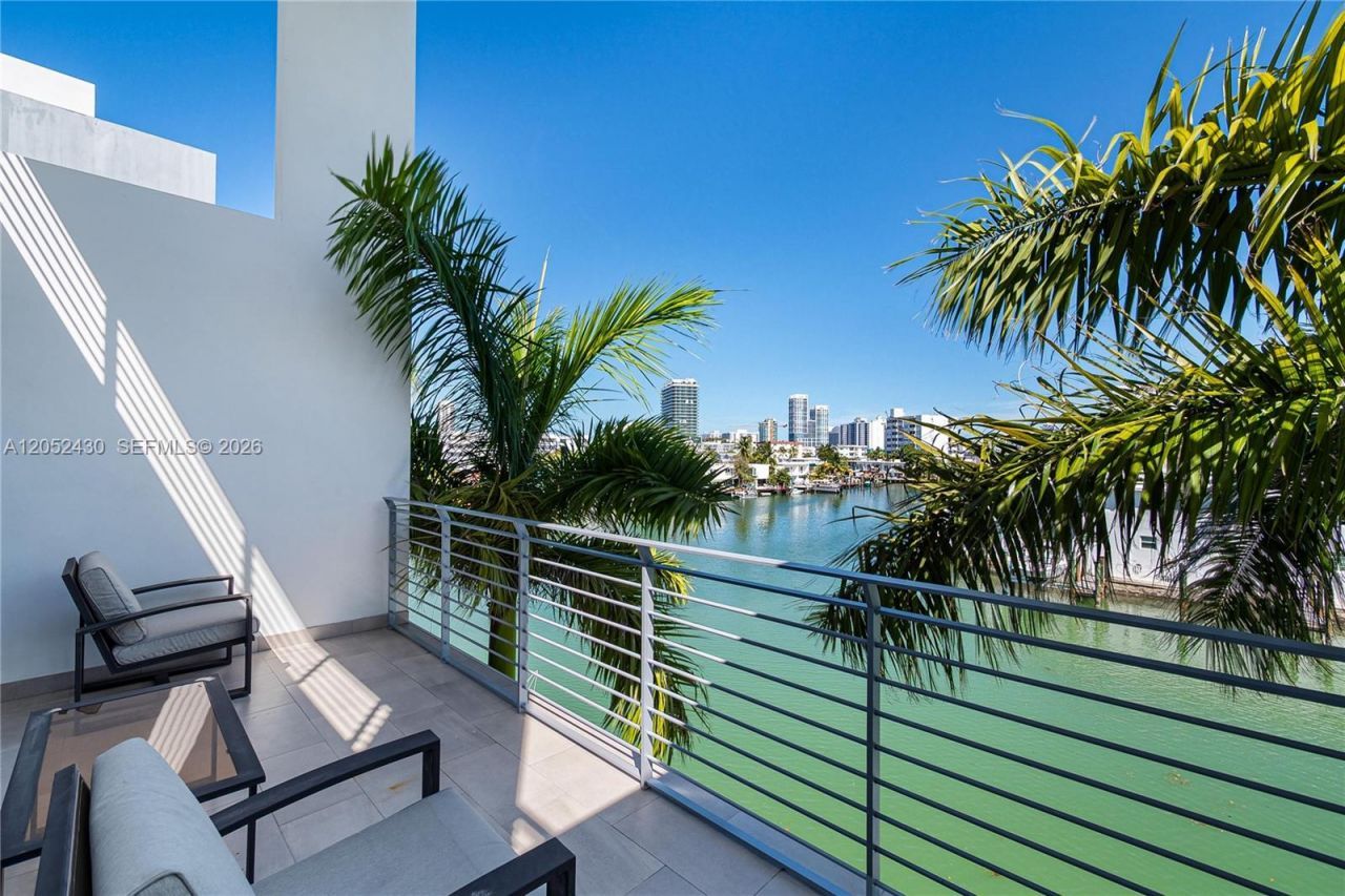 31 N Shore Dr , Unit 31, Miami Beach, FL 33141 Photo