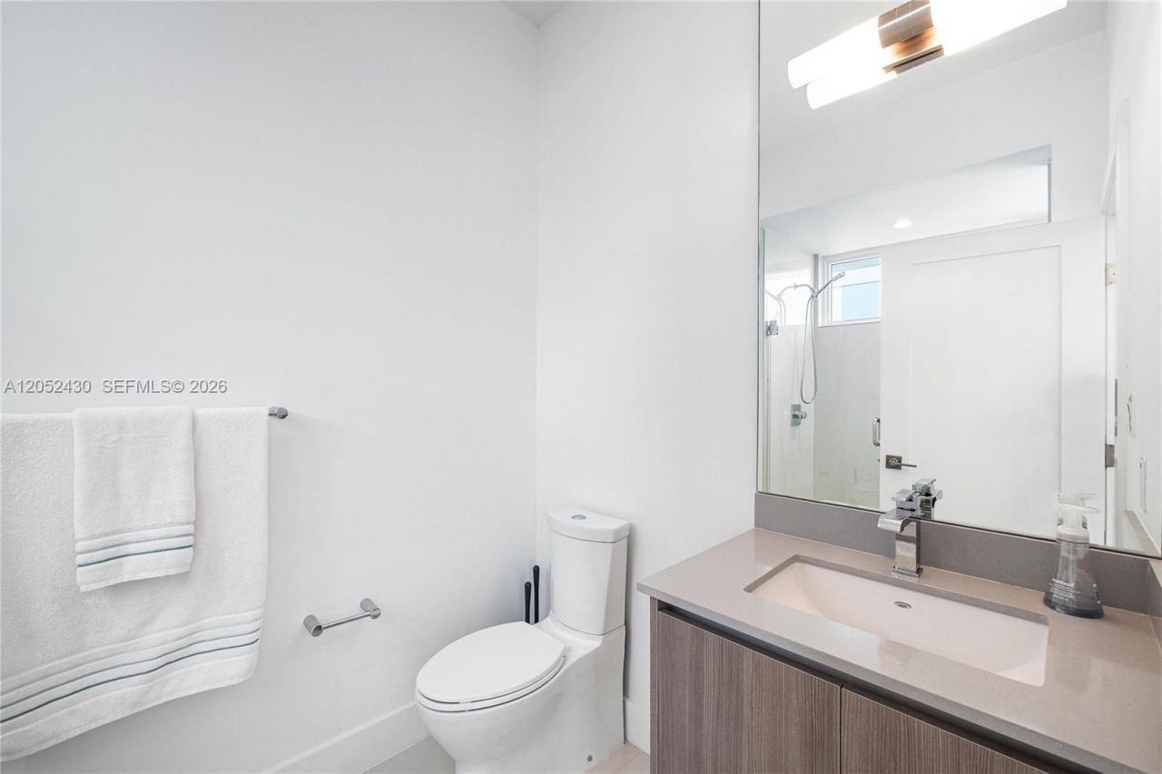 31 N Shore Dr , Unit 31, Miami Beach, FL 33141 Photo