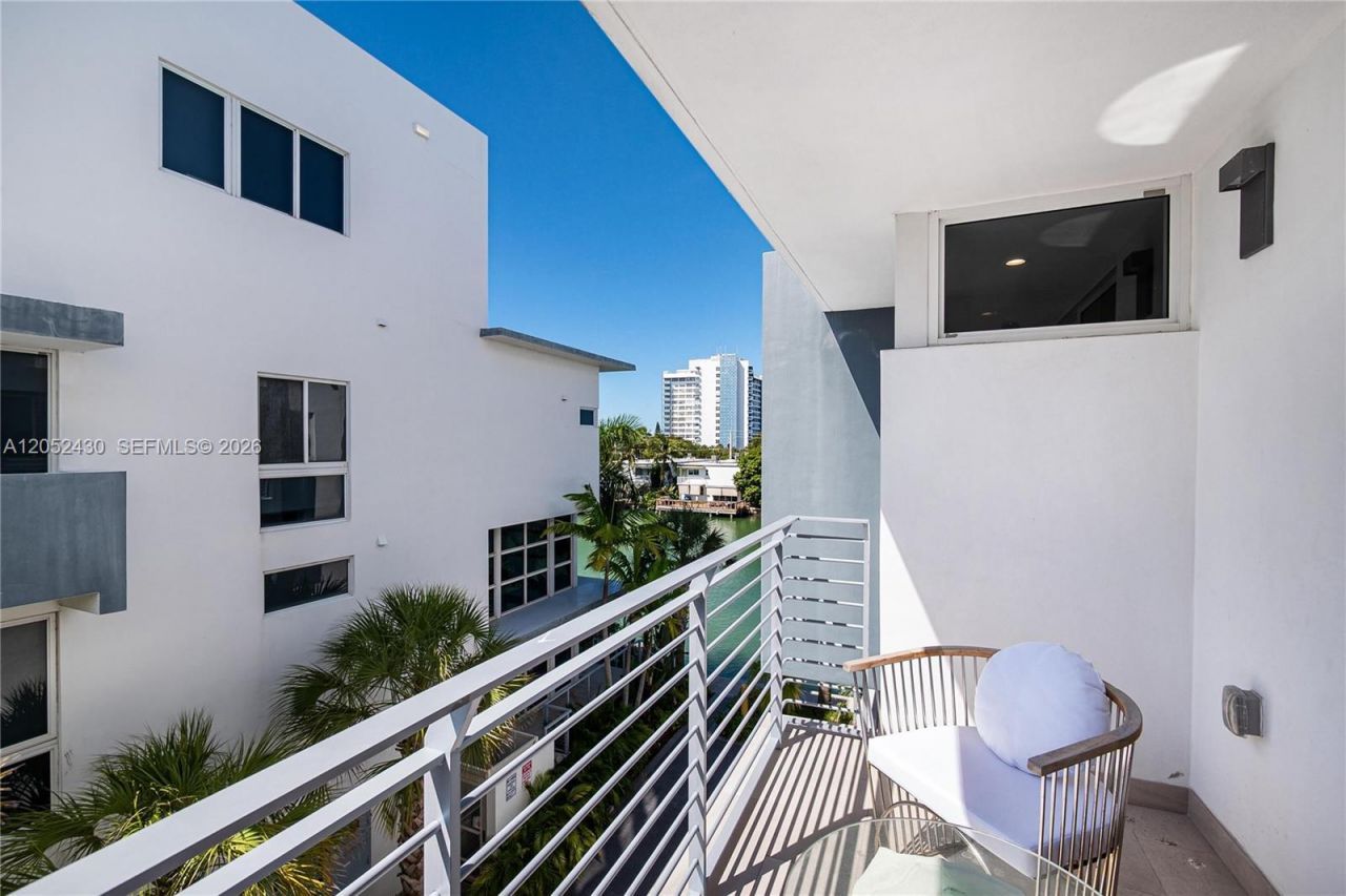 31 N Shore Dr , Unit 31, Miami Beach, FL 33141 Photo