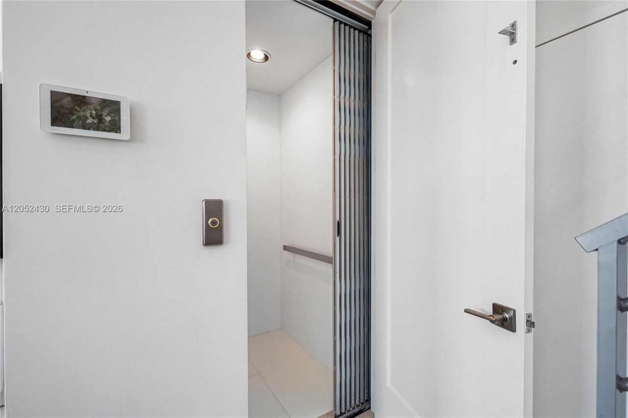 31 N Shore Dr , Unit 31, Miami Beach, FL 33141 Photo