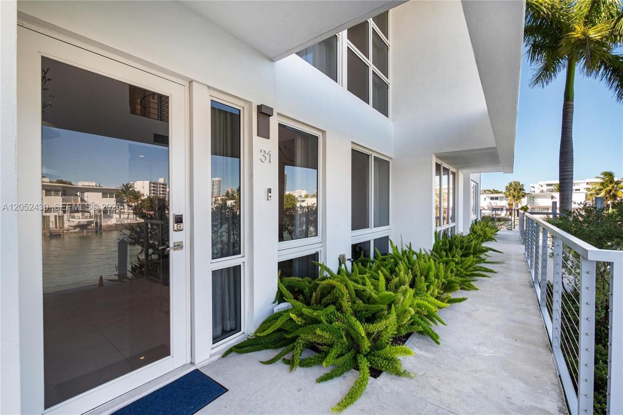 31 N Shore Dr , Unit 31, Miami Beach, FL 33141 Photo