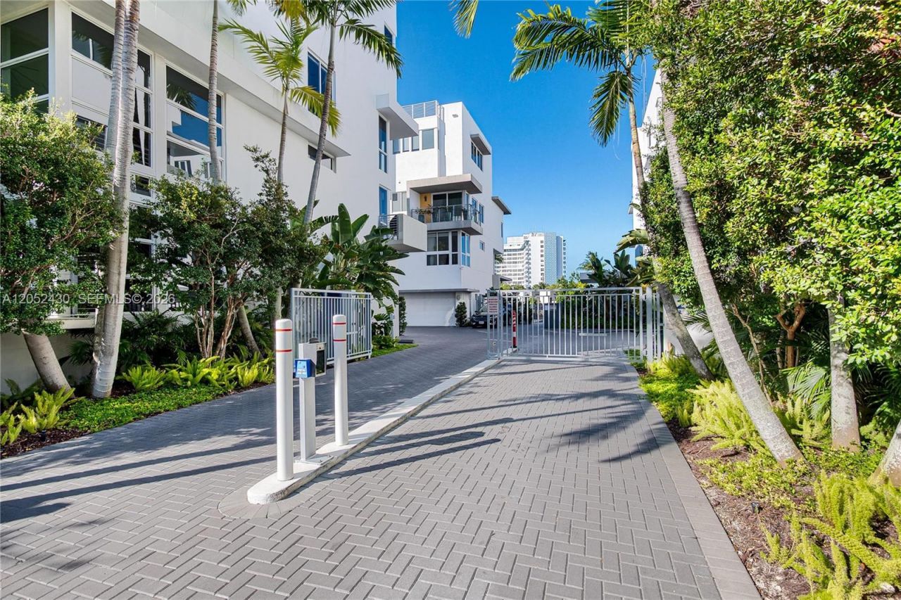 31 N Shore Dr , Unit 31, Miami Beach, FL 33141 Photo