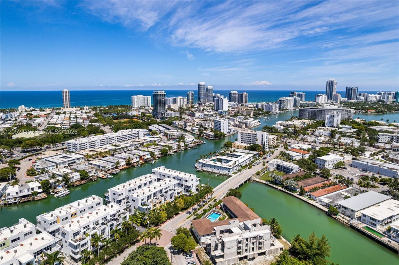 31 N Shore Dr , Unit 31, Miami Beach, FL 33141 Photo