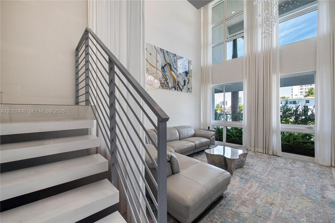 31 N Shore Dr , Unit 31, Miami Beach, FL 33141 Photo