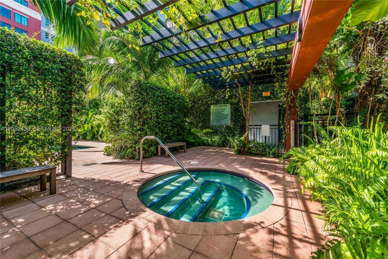 1749 NE Miami Ct, Unit 413, Miami, FL 33132 Photo