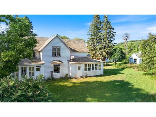 W6650 690th Avenue, Beldenville, WI 54003