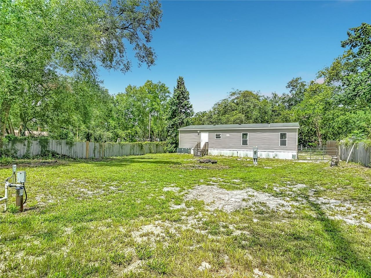 40628 Palm Drive , Eustis, FL 32736 Photo