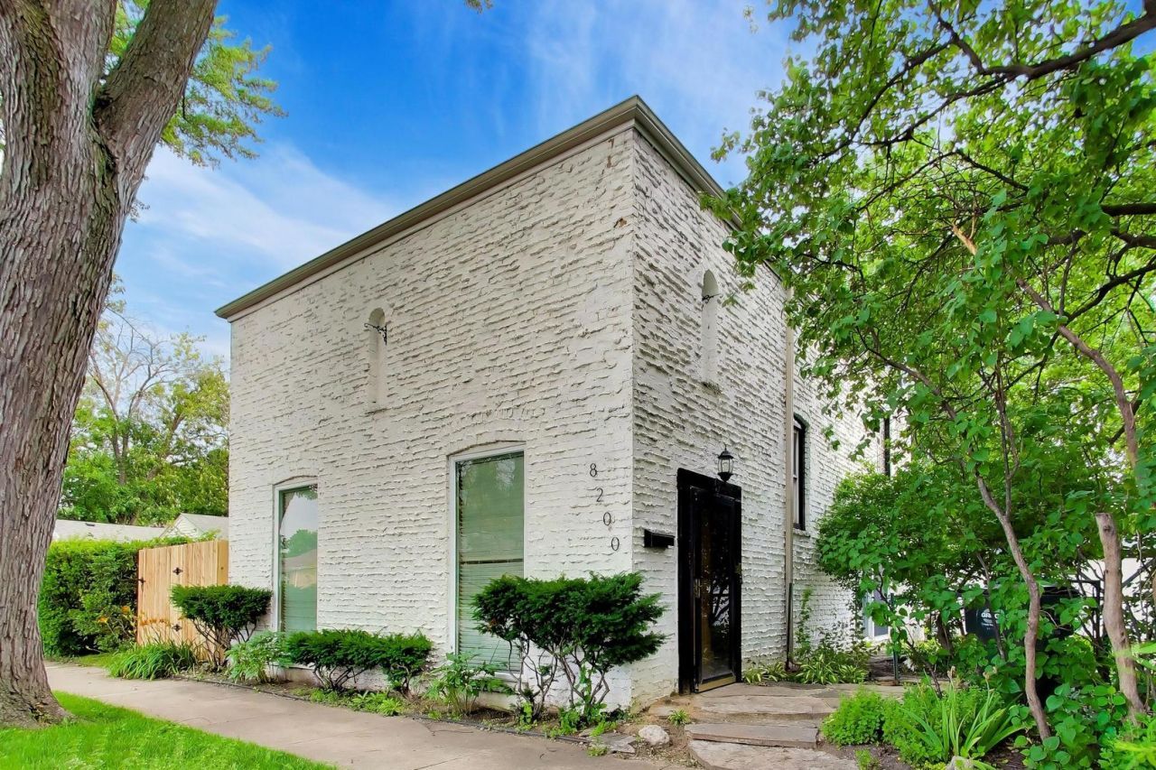 8200 Major Avenue , Morton Grove, IL 60053