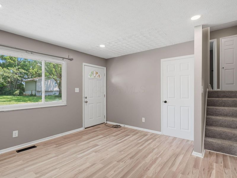 2331 Dunning Court, Columbus, OH 43219 Photo 6