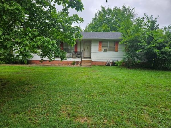 1127 Twin Oak Dr , Murfreesboro, TN 37130